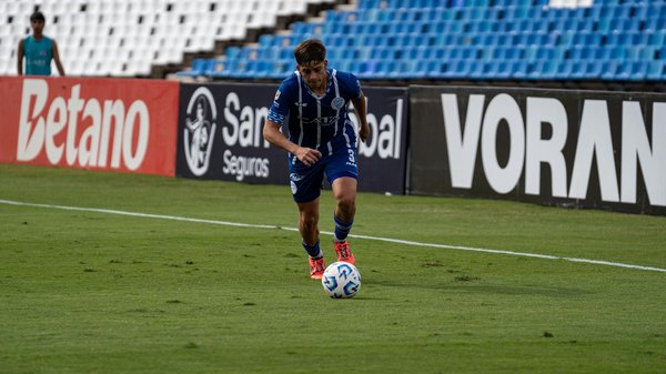 Master the art of van tour: essential tips for nomadic living