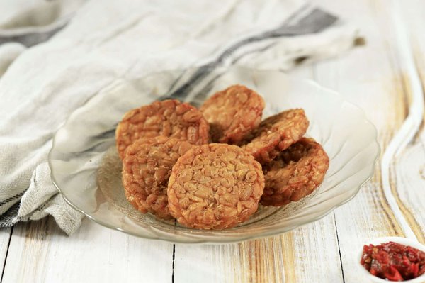 How to Create a Daily Enrichment Schedule for a Pet Serval in Captivity?